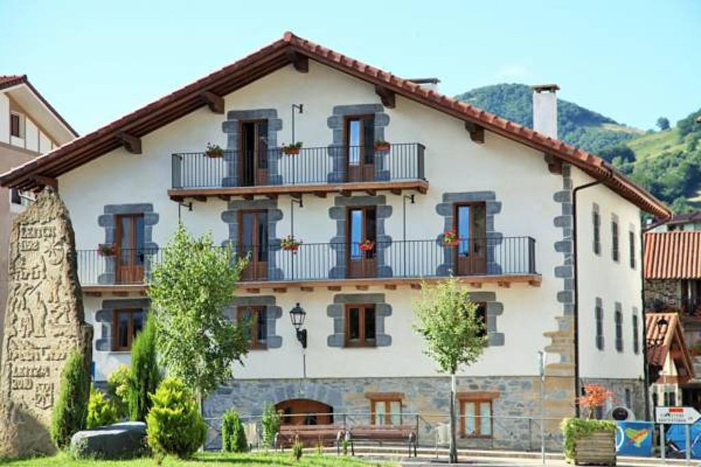 Hostal-Cicloturismo Lopenea Leitza  Ruang foto