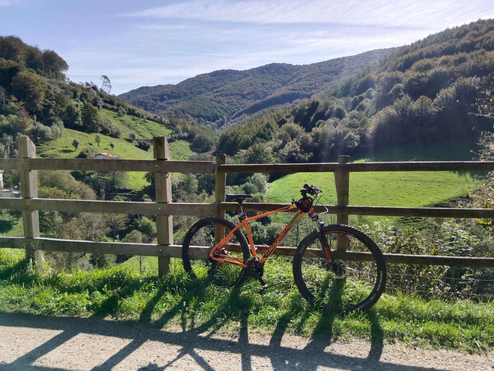 Hostal-Cicloturismo Lopenea Leitza  Bagian luar foto